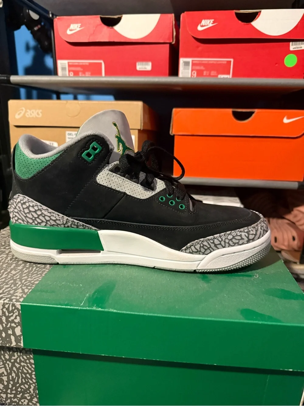 Jordan Men’s Black and Green Retro Elephant-Print Sneakers